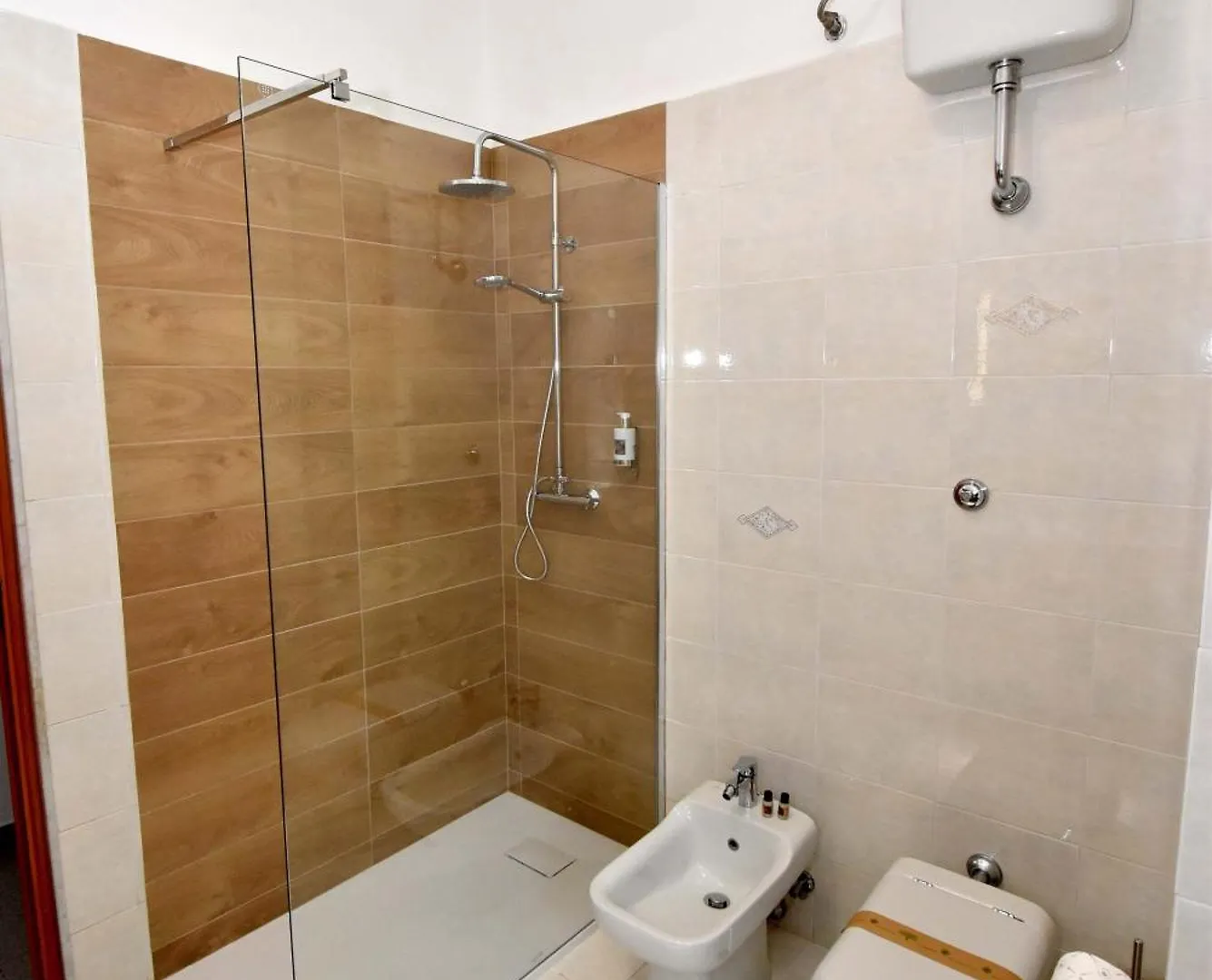 Dph Bari Apartments - Dei Mille 0*,  Italy