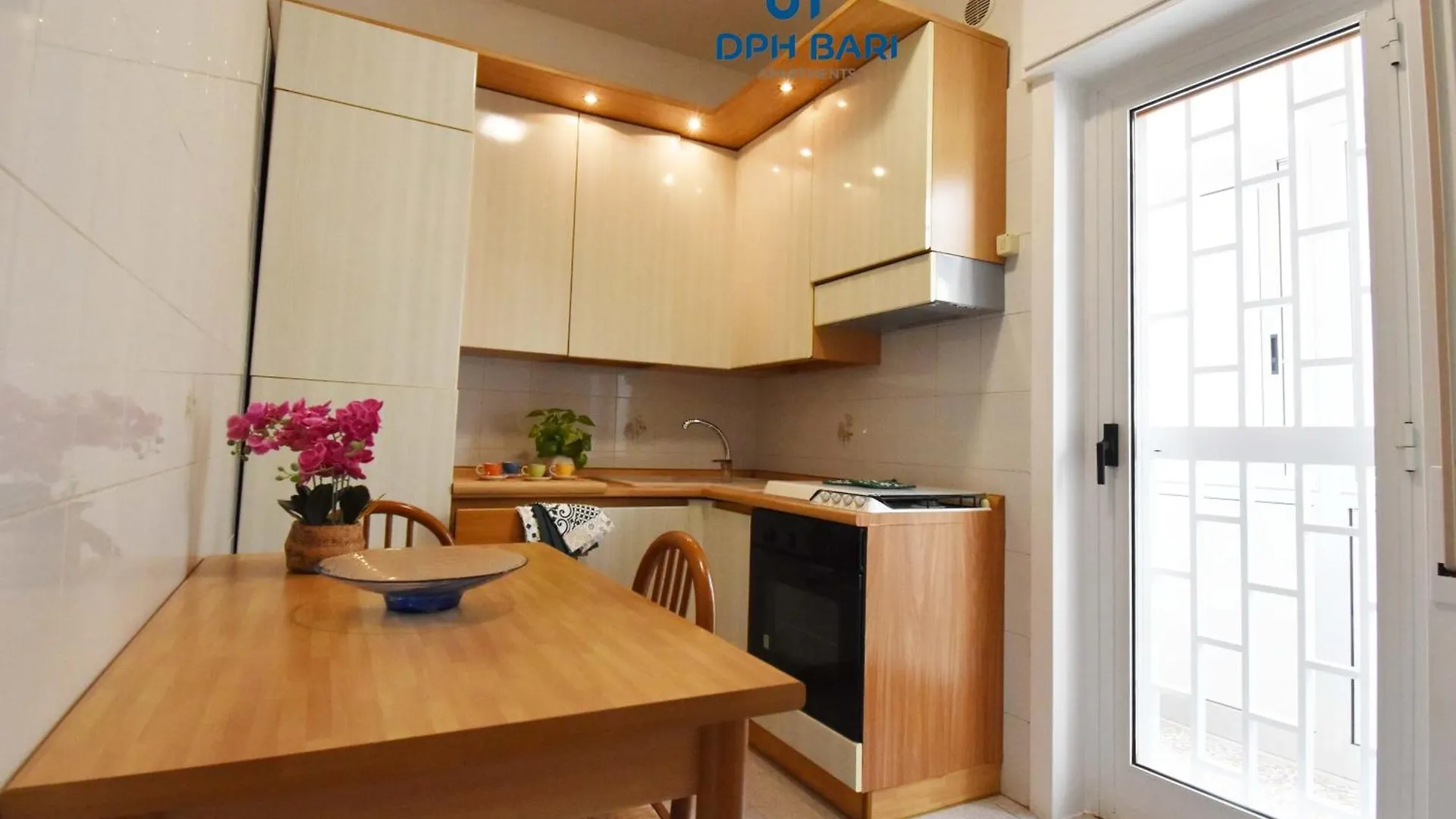 Dph Bari Apartments - Dei Mille 0*,  Italy